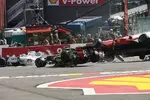 Gallerie: Kollision am Start mit Lewis Hamilton, Romain Grosjean, Sergio Perez und Fernando Alonso