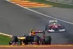 Foto zur News: Mark Webber (Red Bull) und Felipe Massa (Ferrari)