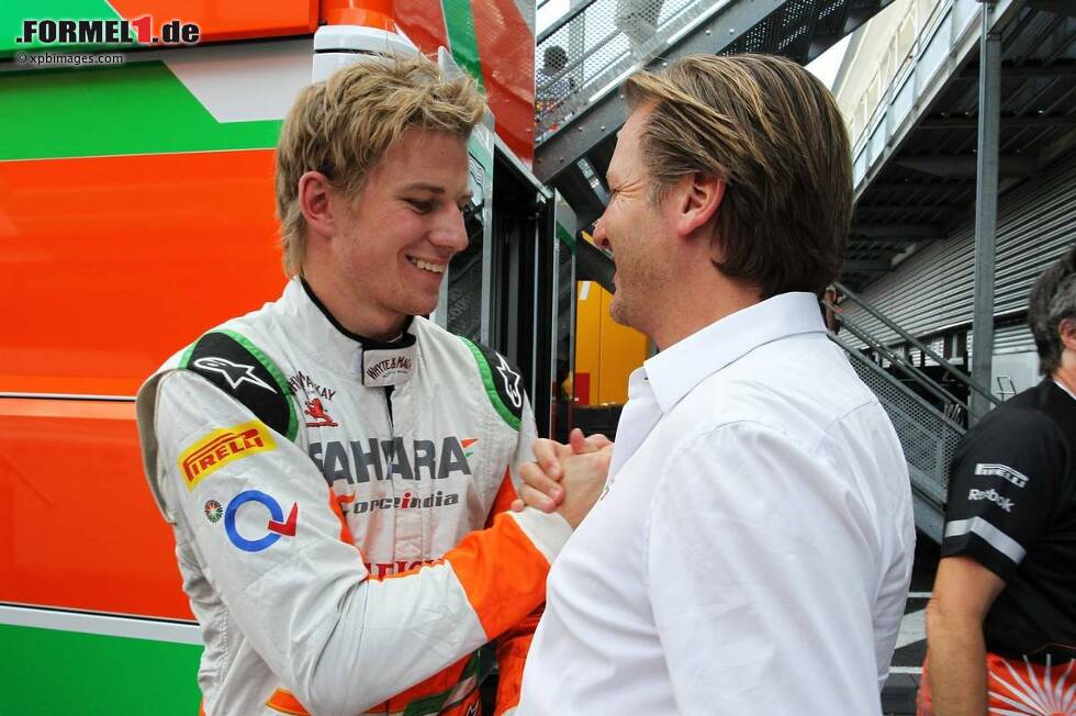 Foto zur News: Nico Hülkenberg (Force India) und Michiel Mol (Formel-1-Projektdirektor, Force India)