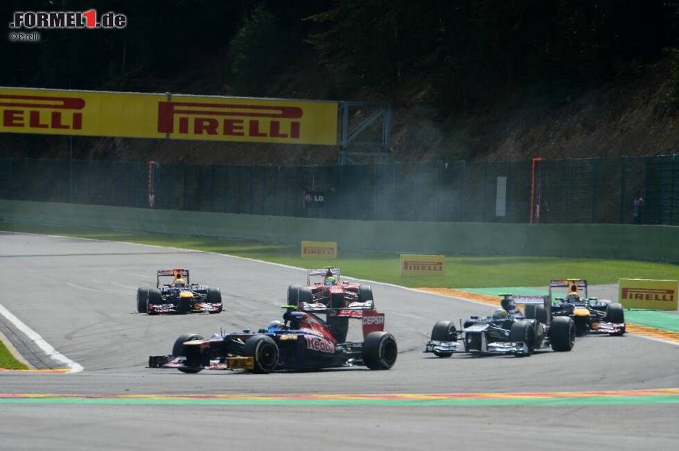 Foto zur News: Bruno Senna (Williams), Mark Webber (Red Bull), Felipe Massa (Ferrari) und Sebastian Vettel (Red Bull)