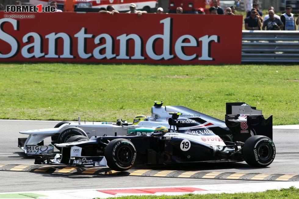 Foto zur News: Nico Rosberg (Mercedes) und Bruno Senna (Williams)