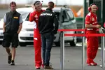 Foto zur News: Michael Schumacher (Mercedes) schaut bei seinem ehemaligen Team Ferrari vorbei