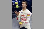 Gallerie: Daniel Ricciardo (Toro Rosso) beim Jonglieren