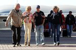 Foto zur News: Die Journalisten Marco Degl&#039;Innocenti und Karin Sturm mit Sebastian Vettel (Red Bull) und dessen Medienbetreuerin Britta Roeske