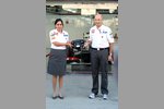 Foto zur News: Die erste Teamchefin der Formel-1-Geschichte: Monisha Kaltenborn (Sauber-Geschäftsführerin) übernimmt das Lenkrad von Peter Sauber (Teamchef)
