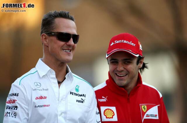 Foto zur News: Felipe Massa denkt im Gebet an seinen Freund Michael Schumacher