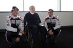 Foto zur News: Bruno Senna (Williams), Frank Williams (Teamchef) und Pastor Maldonado (Williams)