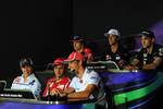 Foto zur News: Donnerstags-Pressekonferenz mit Charles Pic (Marussia), Daniel Ricciardo (Toro Rosso), Witali Petrow (Caterham), Kamui Kobayashi (Sauber), Felipe Massa (Ferrari) und Jenson Button (McLaren)