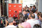 Foto zur News: Großer Medienandrang um Fernando Alonso (Ferrari)