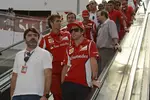 Foto zur News: Fernando Alonso und Felipe Massa (Ferrari) in der Ferrari-World Abu Dhabi