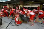 Foto zur News: Boxenstopp-Training bei Ferrari