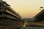 Foto zur News: Romain Grosjean (Lotus) und Paul di Resta (Force India)