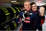 Foto zur News: Daniel Ricciardo (Toro Rosso) bereitet seinem Team Freude