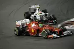 Foto zur News: Felipe Massa (Ferrari) vor Sergio Perez (Sauber)