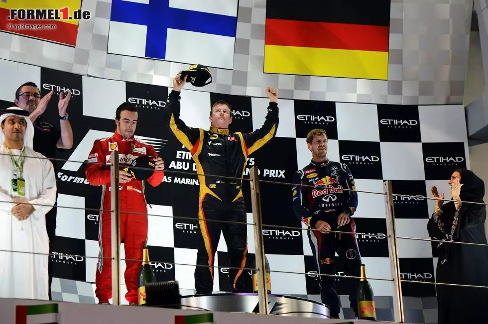 Foto zur News: Fernando Alonso (Ferrari), Sebastian Vettel (Red Bull) und Kimi Räikkönen (Lotus)