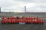 Foto zur News: Das Ferrari-Team vor den letzten beiden WM-Rennen in Austin und Sao Paulo