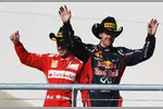 Foto zur News: Sebastian Vettel (Red Bull) und Fernando Alonso (Ferrari)