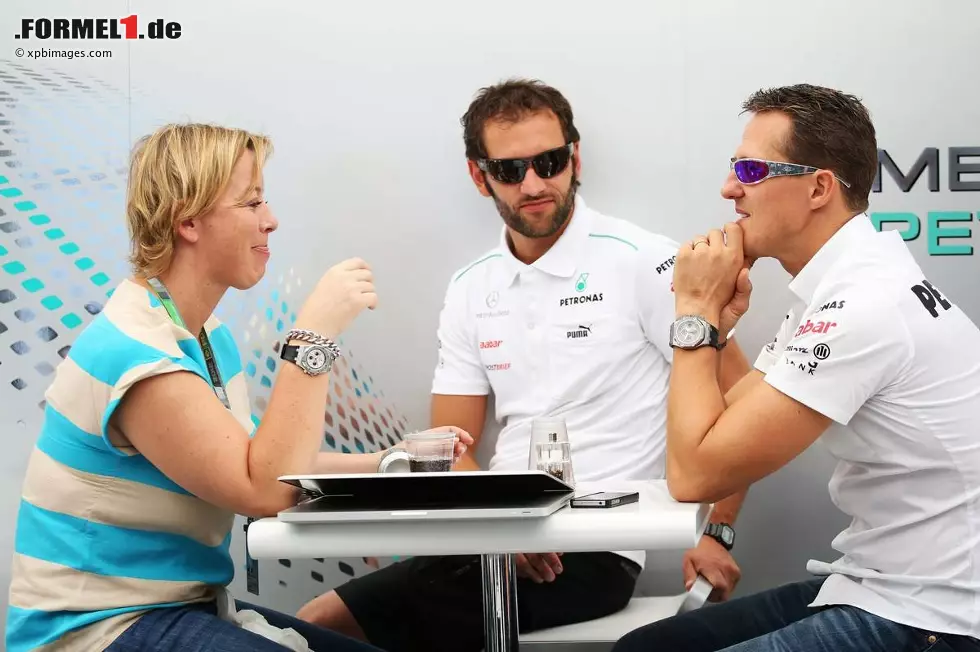 Foto zur News: Michael Schumacher (Mercedes) mit seiner Managerin Sabine Kehm