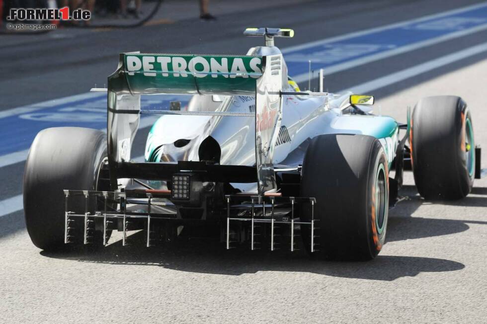 Foto zur News: Nico Rosberg (Mercedes) mit Messinstrumenten am Heck