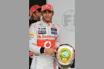 Foto zur News: Lewis Hamilton (McLaren) mit seinem  Abschiedshelm für McLaren