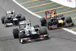 Gallerie: Es wird eng: Sergio Perez (Sauber), Mark Webber (Red Bull) und Pastor Maldonado (Williams)