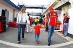 Foto zur News: Felipe Massa (Ferrari) mit Frau Raphaela und Sohn Felipinho