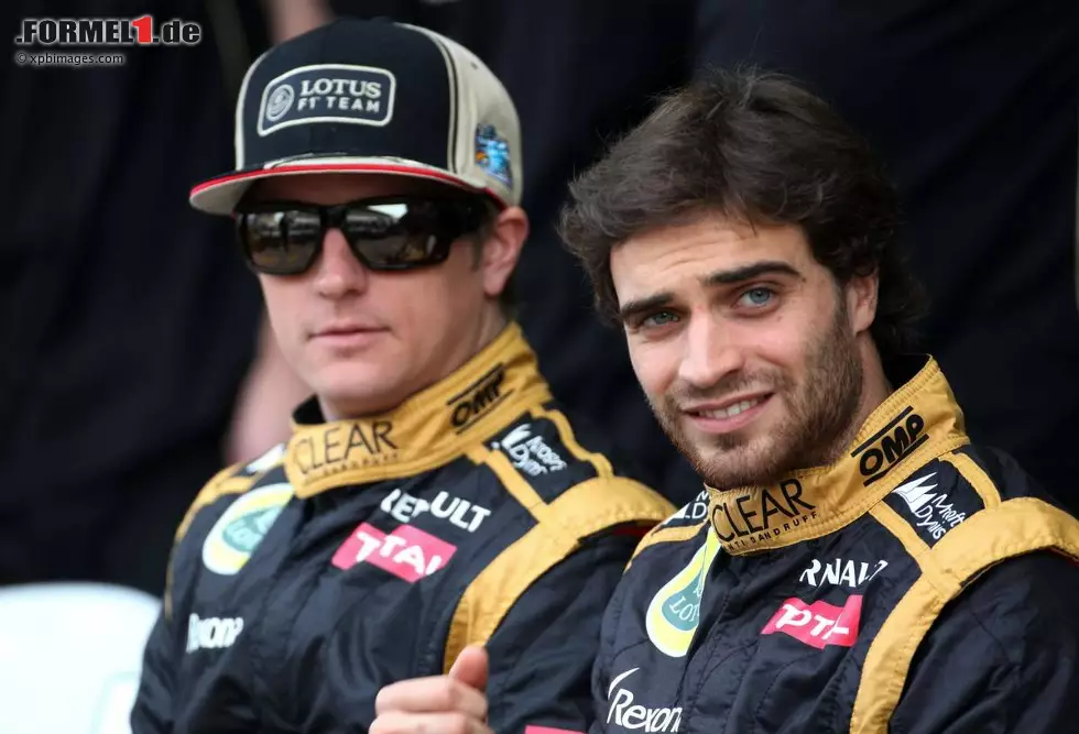 Foto zur News: Jerome D&#039;Ambrosio (Lotus) und Kimi Räikkönen (Lotus)