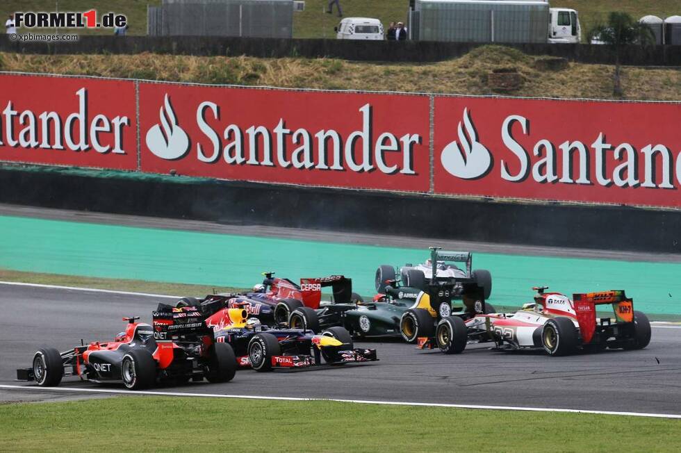 Foto zur News: Schock in Runde 1: Sebastian Vettel (Red Bull) wird umgedreht!