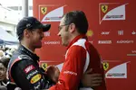 Foto zur News: Sebastian Vettel und Stefano Domenicali