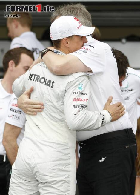 Foto zur News: Michael Schumacher (Mercedes) und Ross Brawn (Mercedes-Teamchef)