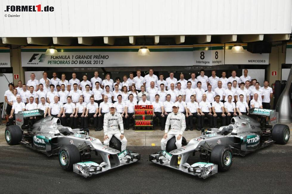 Foto zur News: Michael Schumacher (Mercedes), Ross Brawn (Mercedes-Teamchef) und Nico Rosberg (Mercedes)
