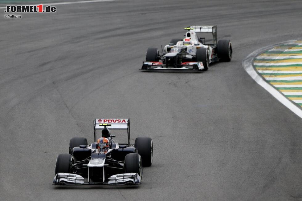 Foto zur News: Bruno Senna (Williams) und Sergio Perez (Sauber)