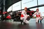 Foto zur News: Jenson Button (McLaren) und Sergio Perez (McLaren)