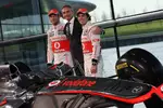 Foto zur News: Jenson Button (McLaren), Martin Whitmarsh und Sergio Perez (McLaren)