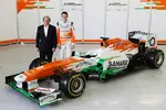 Foto zur News: Paul di Resta (Force India), Rob Fernley und der Force-India-Mercedes VJM06