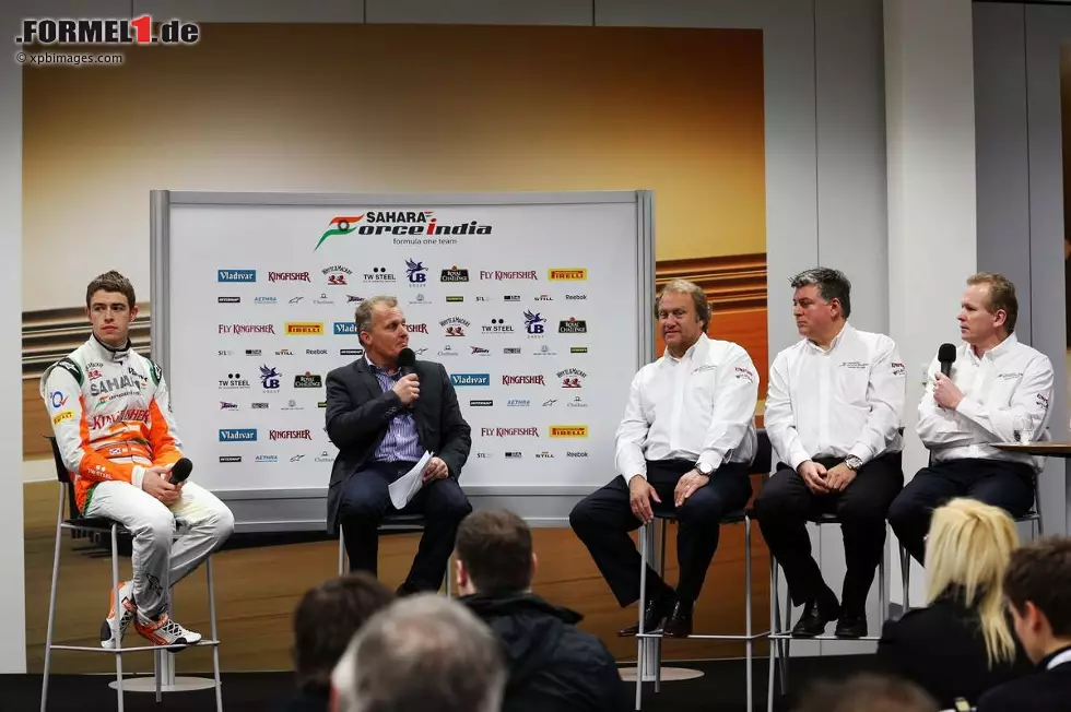 Foto zur News: Paul di Resta, Johnny Herbert, Robert Fernley, Otmar Szafnauer und Andrew Green