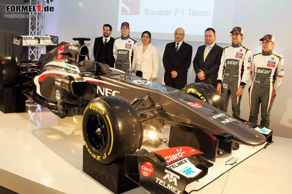 Foto zur News: Nico Hülkenberg (Sauber), Monisha Kaltenborn, Peter Sauber und Esteban Gutierrez (Sauber)