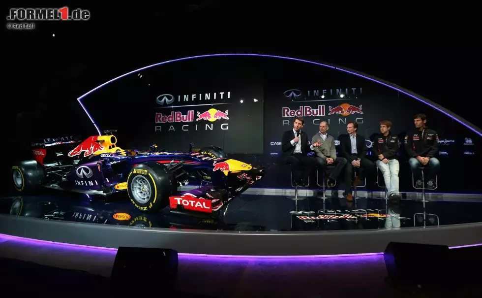 Foto zur News: Adrian Newey, Christian Horner, Mark Webber (Red Bull) und Sebastian Vettel (Red Bull)