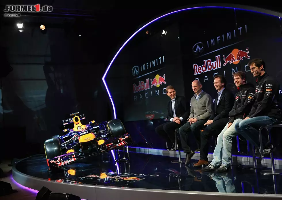 Foto zur News: Adrian Newey, Christian Horner, Mark Webber (Red Bull) und Sebastian Vettel (Red Bull)