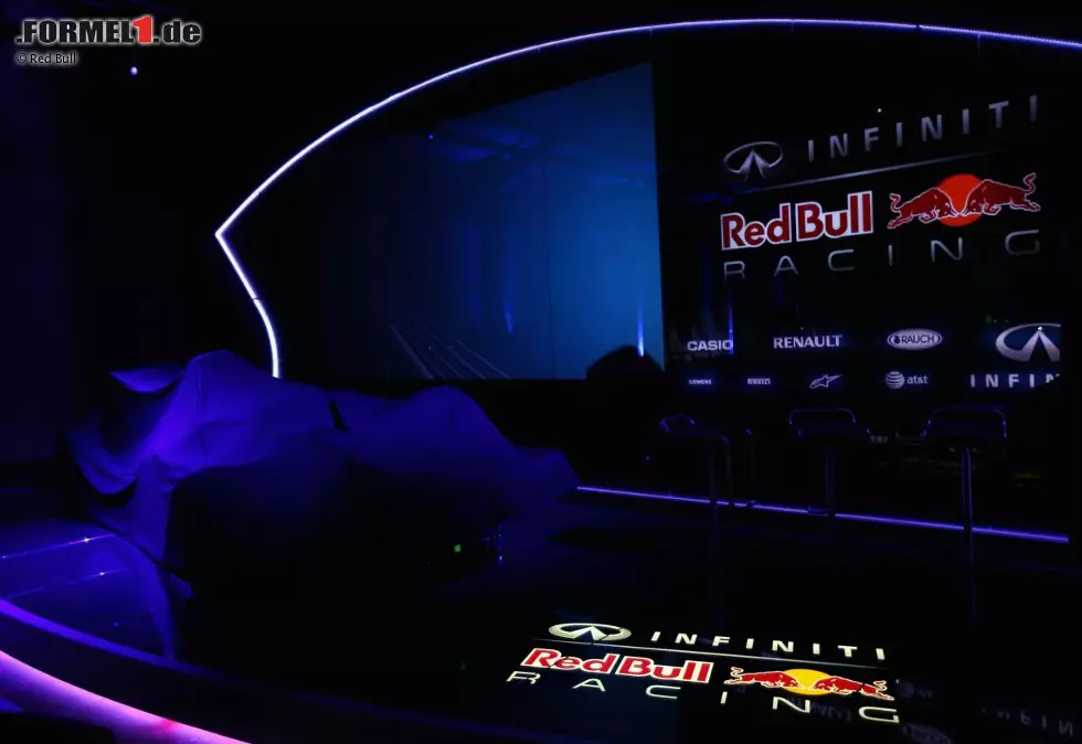 Foto zur News: Präsentation des Red-Bull-Renault RB9