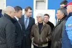 Foto zur News: Bernie Ecclestone und Vize-Ministerpräsident Dmitri Kosak begutachten die Bauarbeiten an der Rennstrecke in Sotschi