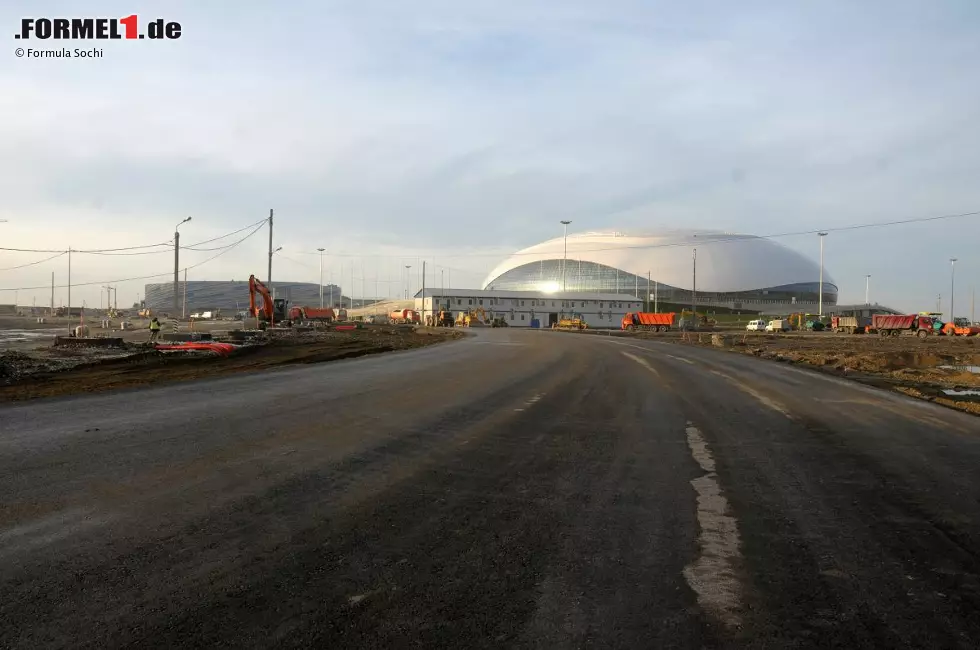 Foto zur News: Bauarbeiten an der Rennstrecke in Sotschi