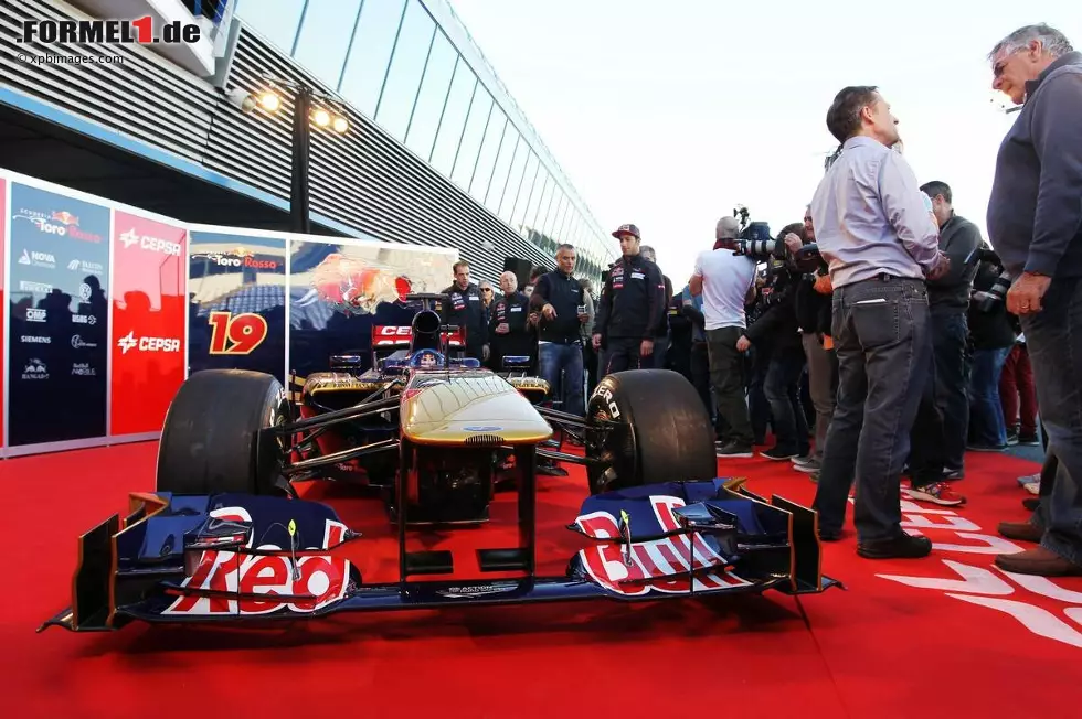 Foto zur News: Toro-Rosso-Ferrari STR8