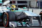 Foto zur News: Lewis Hamilton fühlt sich in seinem Mercedes F1 W04 offensichtlich schon wohl