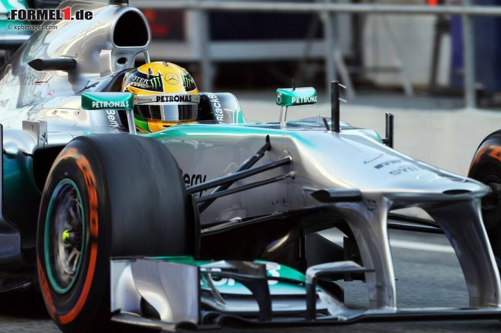 Foto zur News: Lewis Hamilton fühlt sich in seinem Mercedes F1 W04 offensichtlich schon wohl