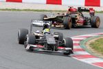 Foto zur News: Esteban Gutierrez (Sauber) vor Romain Grosjean (Lotus)