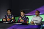 Foto zur News: Mark Webber (Red Bull), Sebastian Vettel (Red Bull) und Lewis Hamilton (Mercedes)