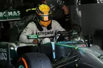 Foto zur News: Lewis Hamilton (Mercedes) beginnt seinen Arbeitstag am Freitag in Malaysia