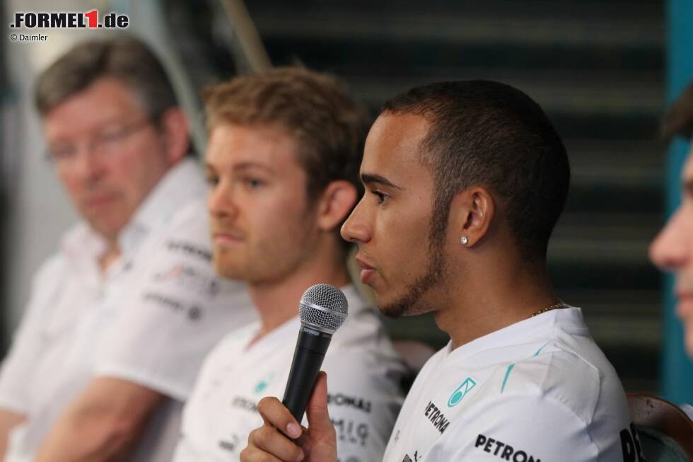 Foto zur News: Ross Brawn, Nico Rosberg und Lewis Hamilton (Mercedes)