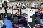 Foto zur News: Sebastian Vettel (Red Bull) und Mark Webber (Red Bull)